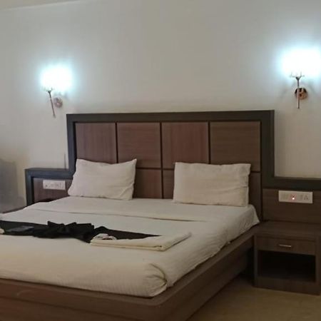 Mount Heera Hotel Chennai Bagian luar foto