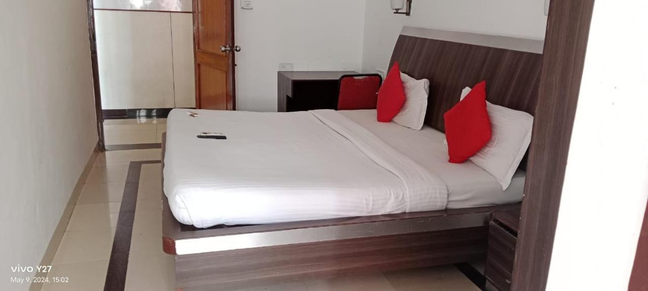 Mount Heera Hotel Chennai Bagian luar foto