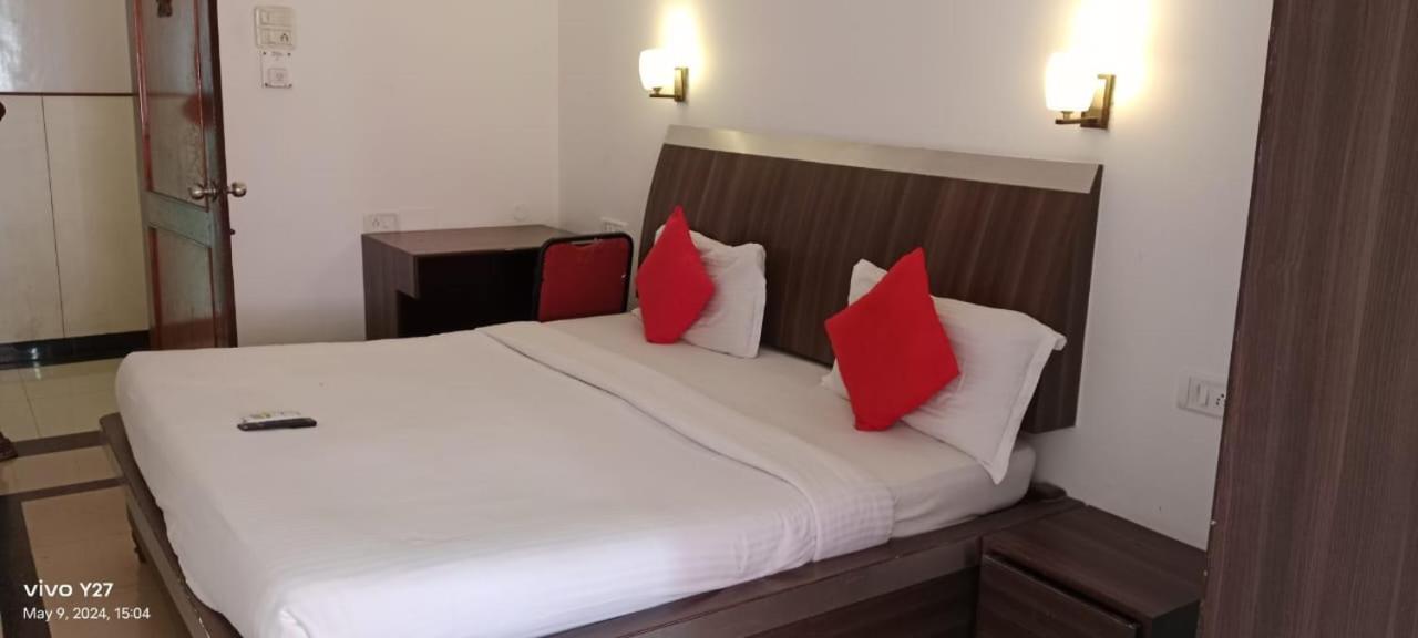 Mount Heera Hotel Chennai Bagian luar foto
