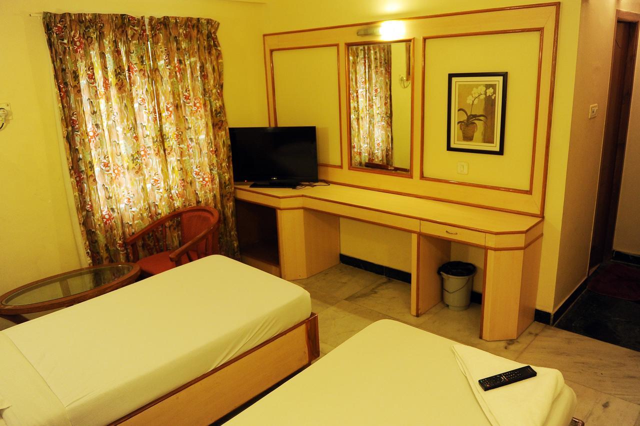 Mount Heera Hotel Chennai Bagian luar foto