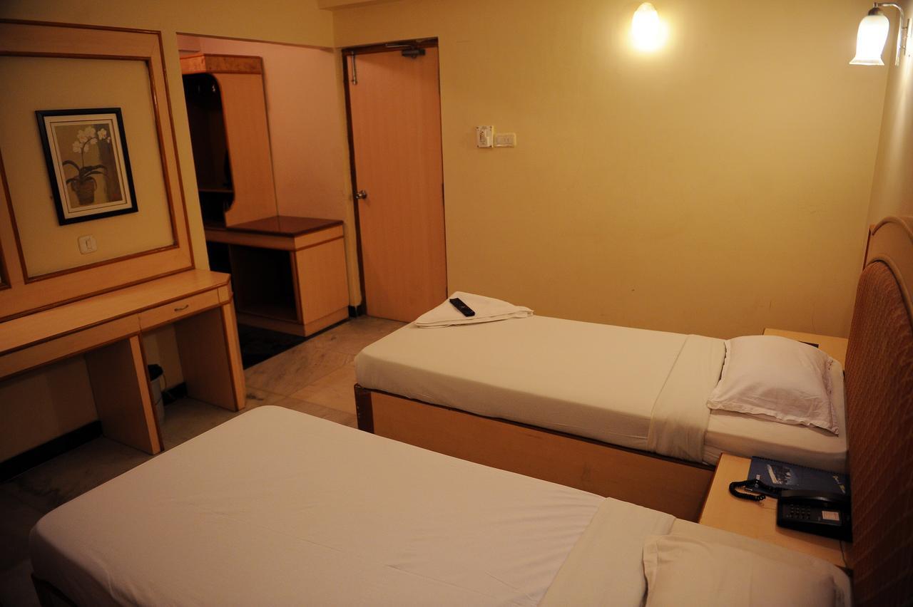 Mount Heera Hotel Chennai Bagian luar foto