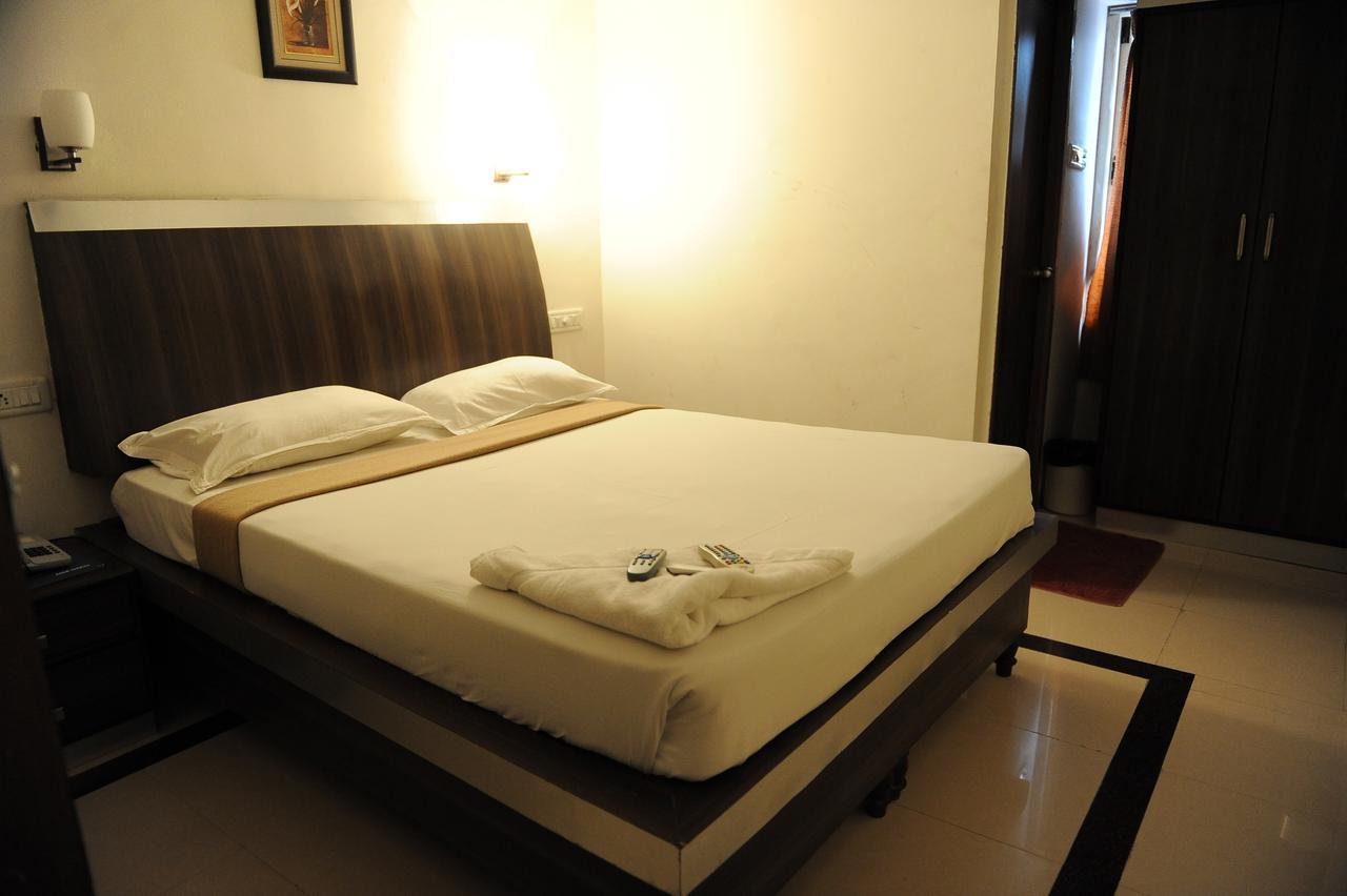 Mount Heera Hotel Chennai Bagian luar foto